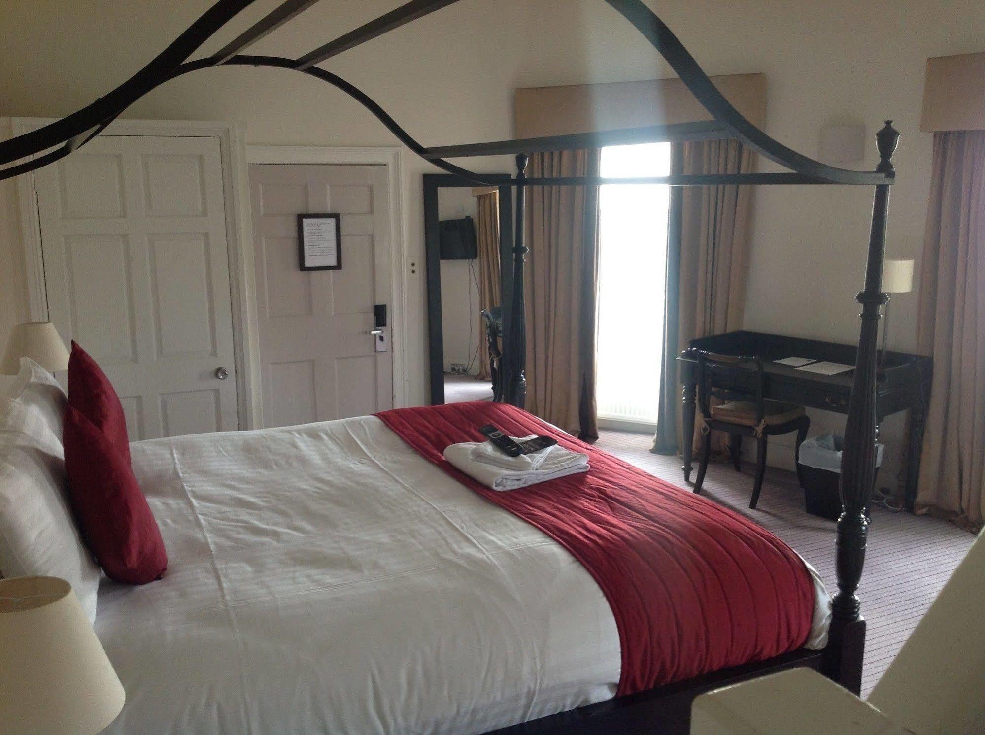 Highfield Park Hotell Hook  Exteriör bild